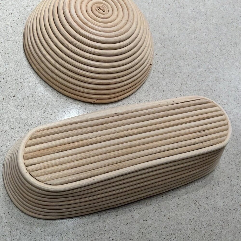 Banneton Bread Proofing Basket (se of 2), Oval 10" and Round 8.5". - Picture 2 of 2
